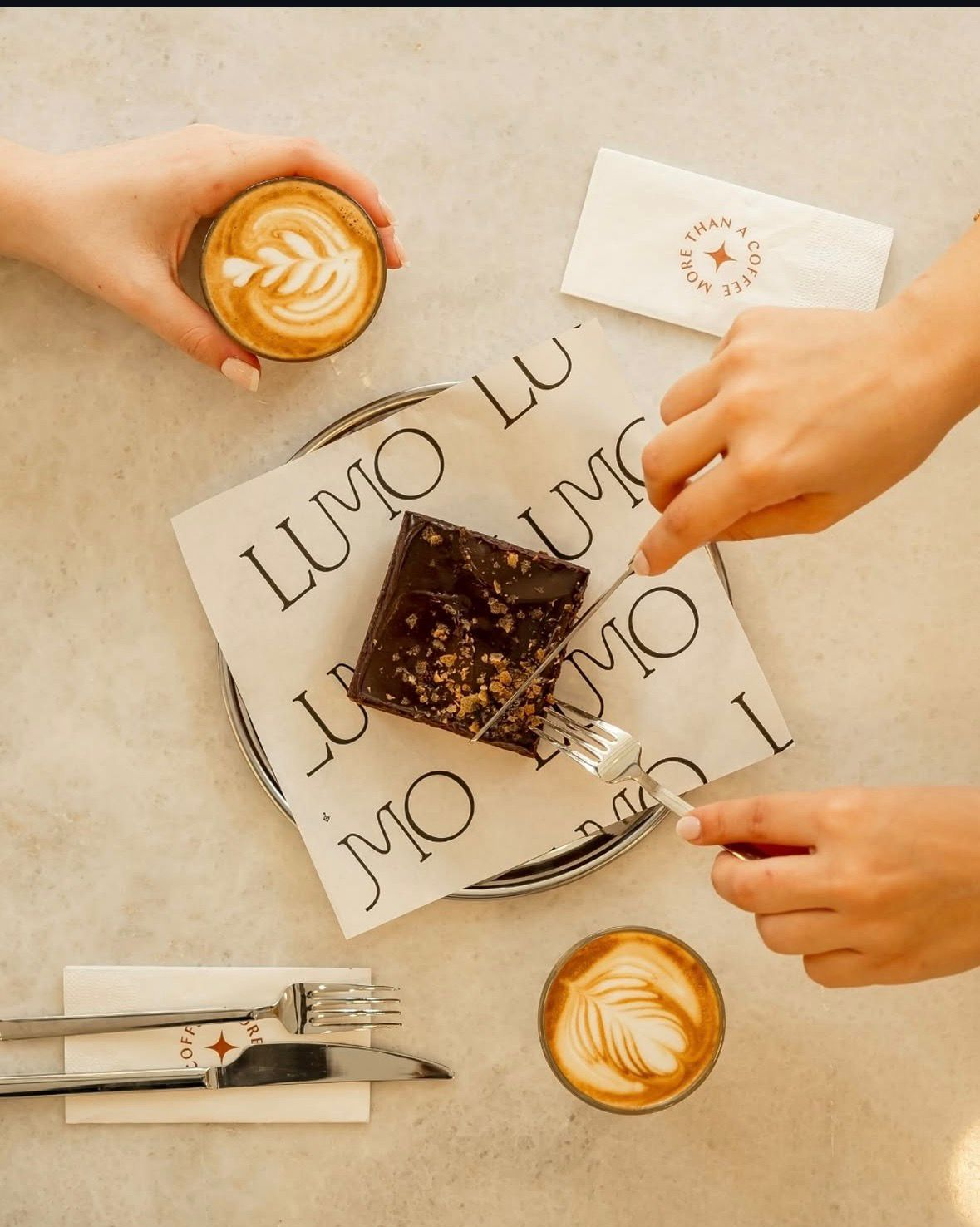 Lumo Coffee — ikili latte ve tatlı